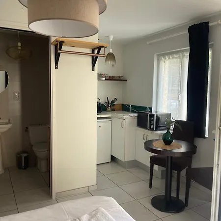 Studio rénové dans le centre ville Tonneins Extérieur photo