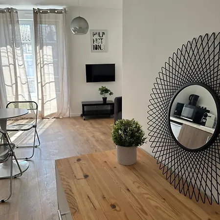 Studio rénové dans le centre ville Tonneins Extérieur photo