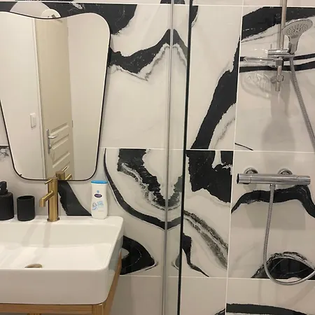 Studio rénové dans le centre ville Tonneins Extérieur photo
