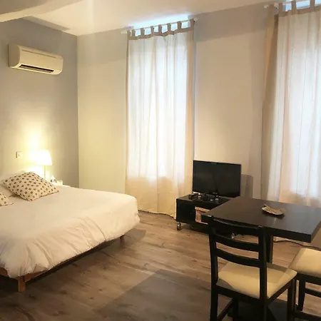 Studio rénové dans le centre ville Tonneins Extérieur photo