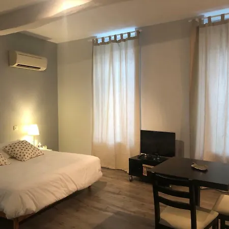 Studio rénové dans le centre ville Tonneins Extérieur photo