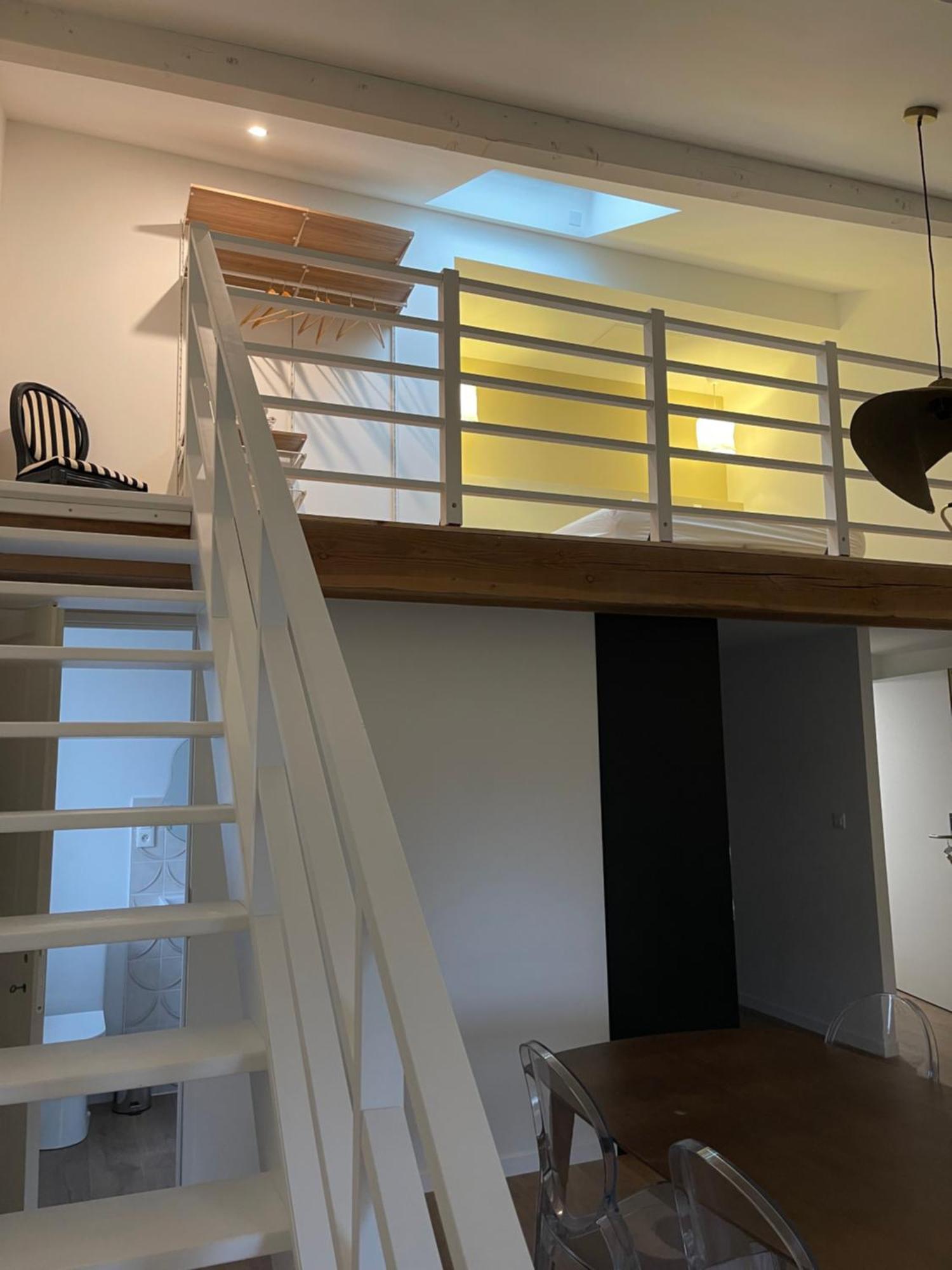 Appartement Rénové Dans Le Centre *