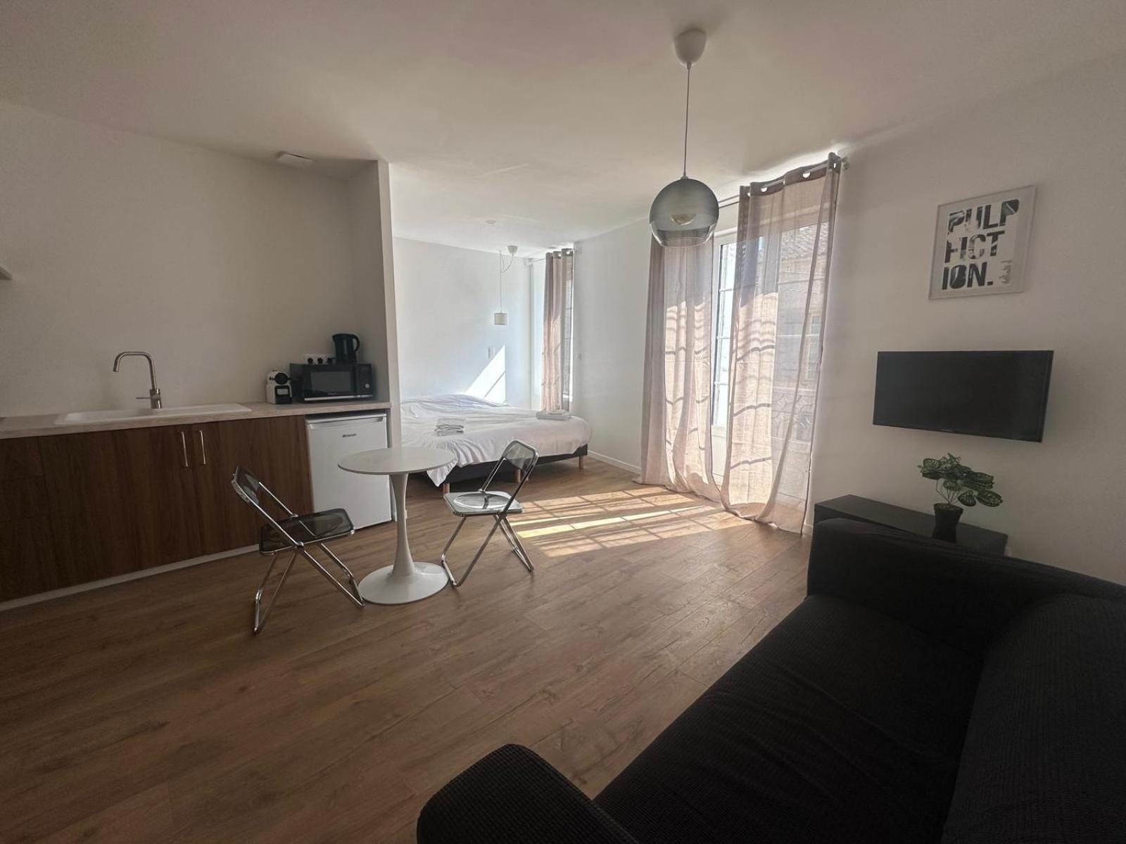 Appartement Rénové Dans Le Centre *